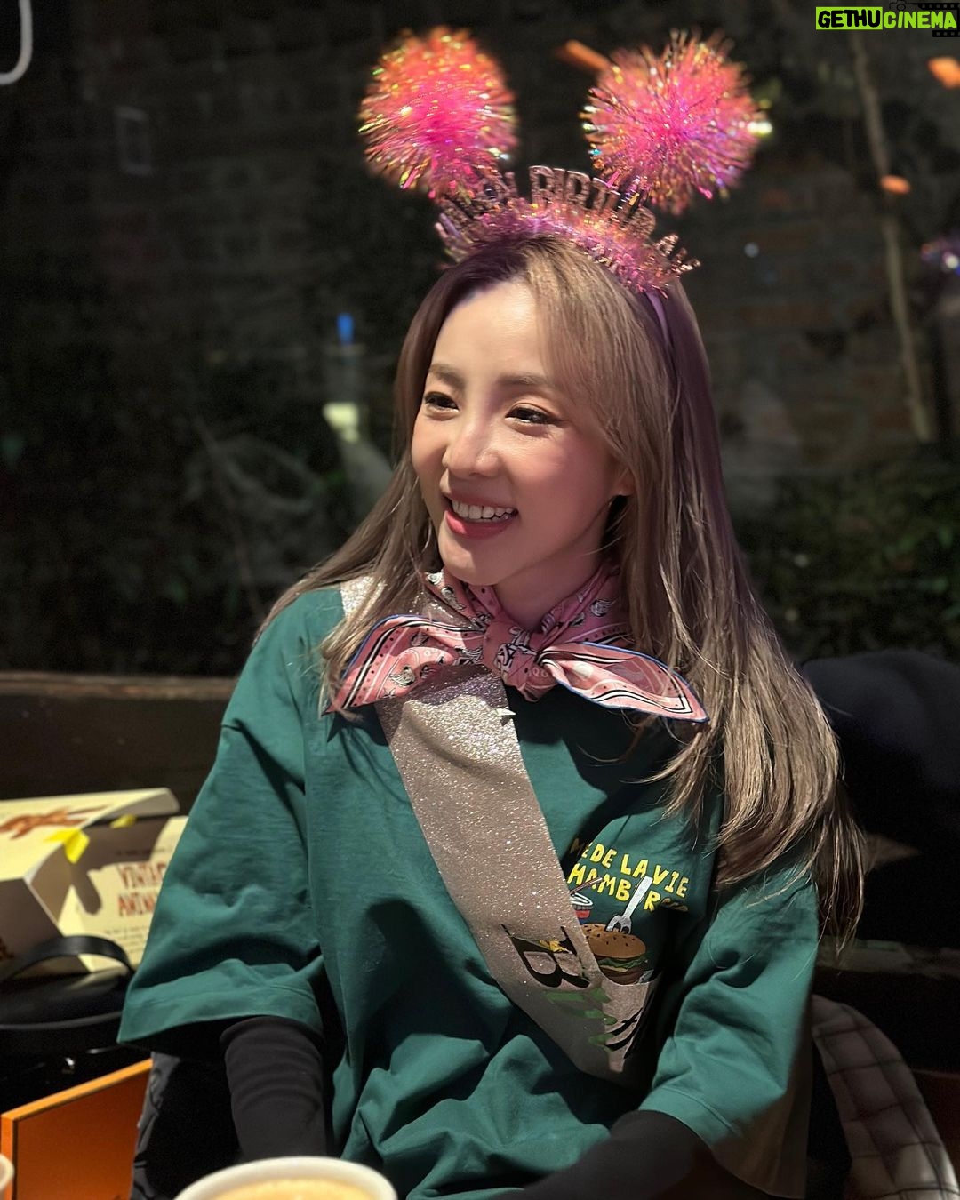Sandara Park Instagram - Thank you for all the greetings 🎂🥳🥰 love you all~!!! #bdayweek🎉