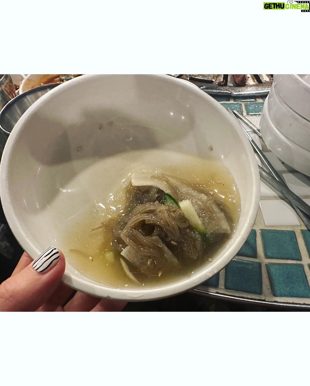 Sandara Park Instagram - #완밥 #완냉 팀다라는 매일매일이 회식 🍽️🍚🥓🍦🍜😋