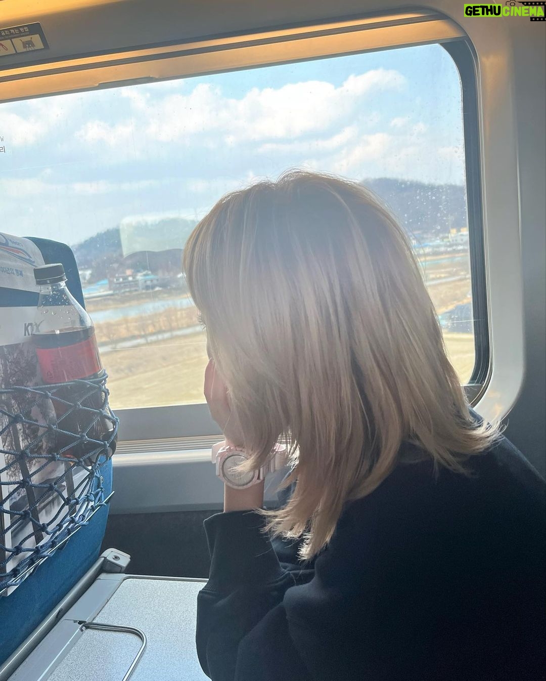 Sandara Park Instagram - 난 ㄱ I ㅊ r 여행이 좋ㅇr… 낭만적이자ㄴr…