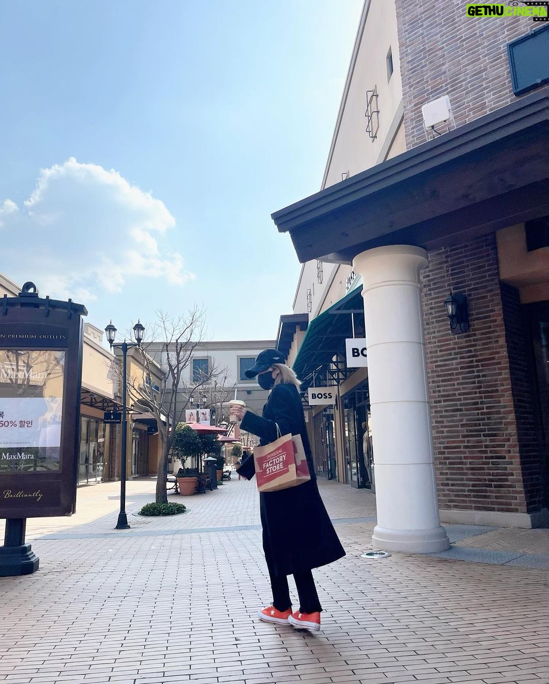 Sandara Park Instagram - 난 ㄱ I ㅊ r 여행이 좋ㅇr… 낭만적이자ㄴr…