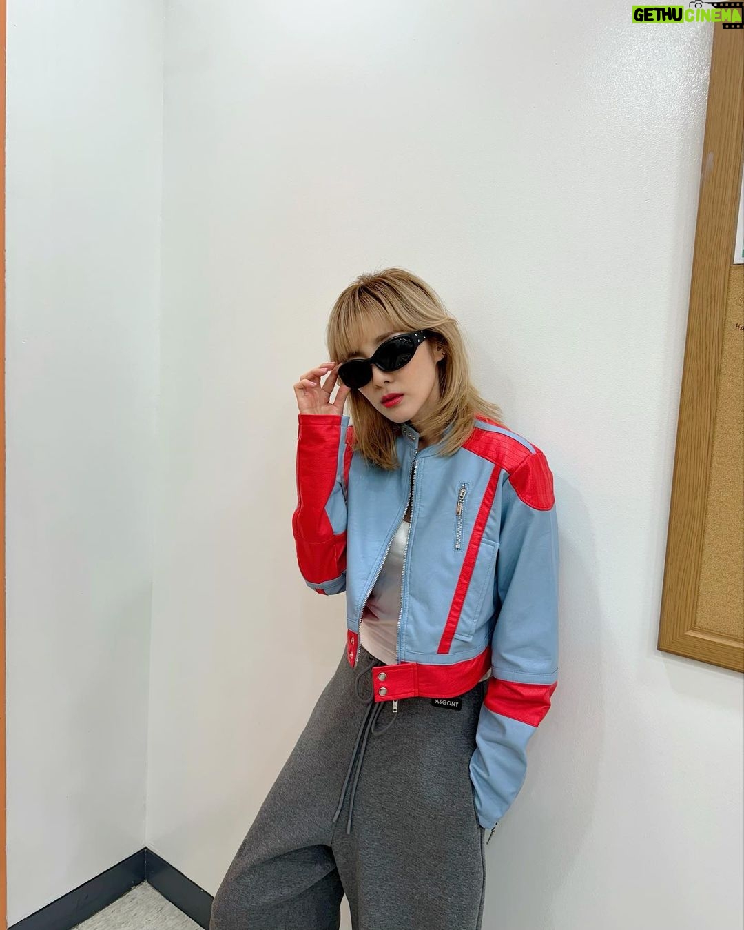 Sandara Park Instagram - 😎🖤 #maisonmargielaxgentlemonster