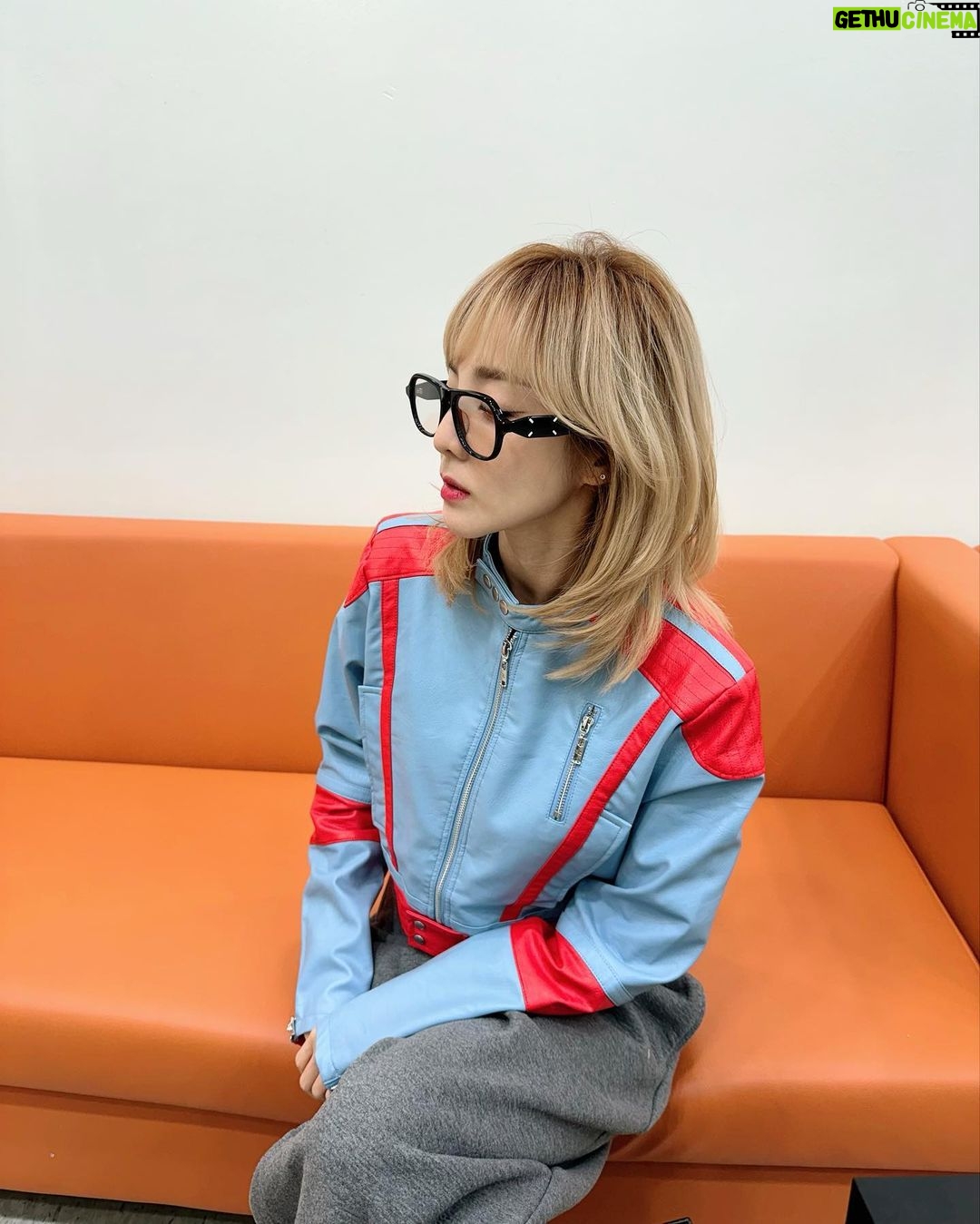Sandara Park Instagram - 😎🖤 #maisonmargielaxgentlemonster