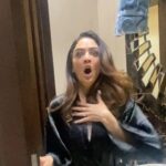 Sandeepa Dhar Instagram - My soul left my body for a few seconds 🥹🥹 This is how @cashmakeupartistry decided to prank me yesterday on set. 😑😑 Henceforth gonna think 100 times before going to the bathroom 🥲🥲🥲🥲 . #happyfriendshipday #onset #prank #ghost