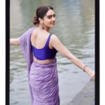 Sandeepa Dhar Instagram - Khidkiyon se jhaakna bekar hai barisho me bheeg jana sikhiye 🌦️ Swipe —> 3rd one is my fav . . . ————————————————— #monsoon #mumbai #sareelove