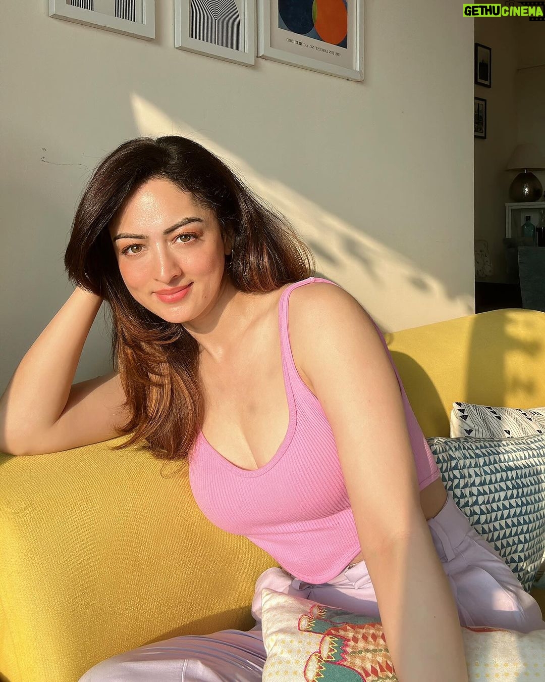 Sandeepa Dhar Instagram - S U N D A Y ☀️