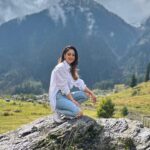 Sandeepa Dhar Instagram - I can bet that you won’t find a better view than @stayvista_official at Kudrath - Pahalgam, Kashmir. Atop a mountain, Kudrat has the most stunning view of the valley. The property has been done up so tastefully. With the most delicious food spread curated especially to cater to our specific needs by the host. My only regret was that I couldn’t stay longer. Gonna go back in winter when the valley is covered in snow. Can’t wait !! ❄️ Special shoutout to Mr. Shawl . Thank you for being so wonderful, kind and making our stay so comfortable. 🤗 . #traveler # host #kashmir