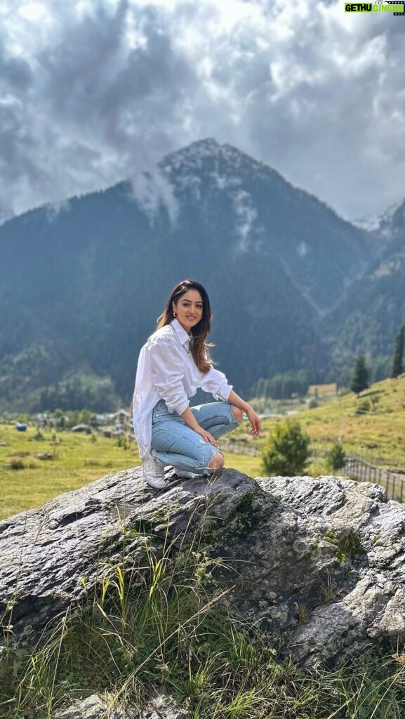 Sandeepa Dhar Instagram - I can bet that you won’t find a better view than @stayvista_official at Kudrath - Pahalgam, Kashmir. Atop a mountain, Kudrat has the most stunning view of the valley. The property has been done up so tastefully. With the most delicious food spread curated especially to cater to our specific needs by the host. My only regret was that I couldn’t stay longer. Gonna go back in winter when the valley is covered in snow. Can’t wait !! ❄️ Special shoutout to Mr. Shawl . Thank you for being so wonderful, kind and making our stay so comfortable. 🤗 . #traveler # host #kashmir