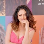 Sandeepa Dhar Instagram – Dreamy hair alert ✨
I’m in love with my hair transformation and I think you can see it clearly🤎

I took the #DareToMelt  Challenge with @matrixindia_lnc and its so chic😍

I went for Mocha Melt. 
You’ll can choose from 4 different color melts: Red, Gold, Mocha, Choco Melt to Rock the new look!
.
So don’t miss out and head over to a Matrix salon near you to get your hair colored too!!!
.
# Ad
@matrixindia_lnc 
#DareToMelt
#MatrixColorMelt
#matrixindia