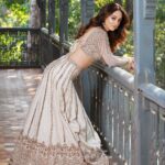 Sandeepa Dhar Instagram - White valentine.. 🤍 Outfit so pretty , couldn’t choose ☺️ Swipe —->> last one —>> in my gansta era . @munnasphotography @shru_birla Outfit @bindaniofficial Jewellery @creyons_