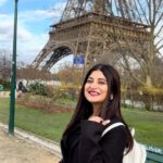 Sandipta Sen Instagram - প্যারিসের #EiffelTower-এ সন্দীপ্তা 🗼 #Sandipta #travel #paris Eiffel Tower - Paris, France