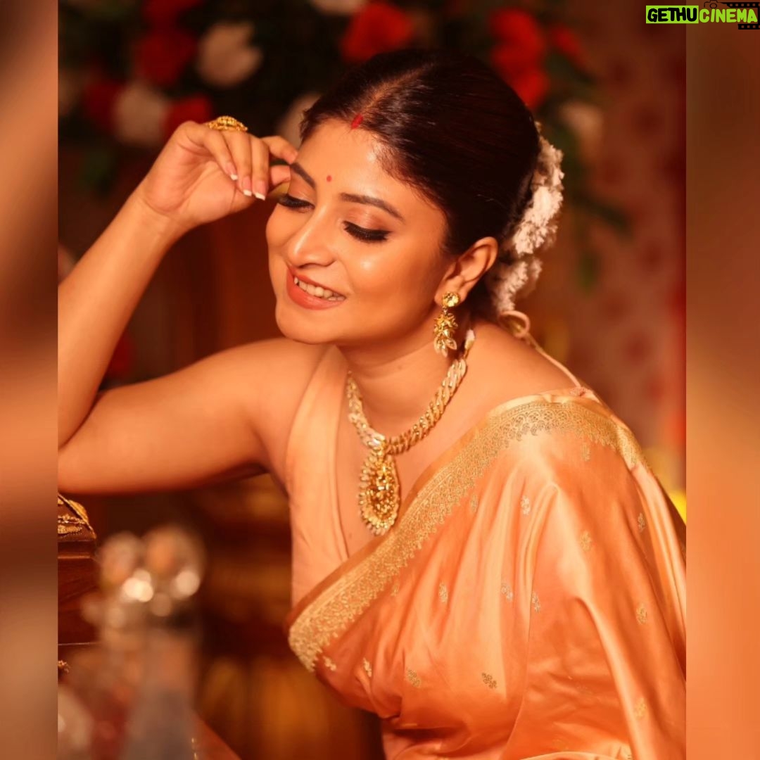Sandipta Sen Instagram - Guess the event😍 . . . Styling @rabhisek Saree: @designsbymitanghosh Makeup @makeupartist_subhasis Hair: @rupsha_roy_official