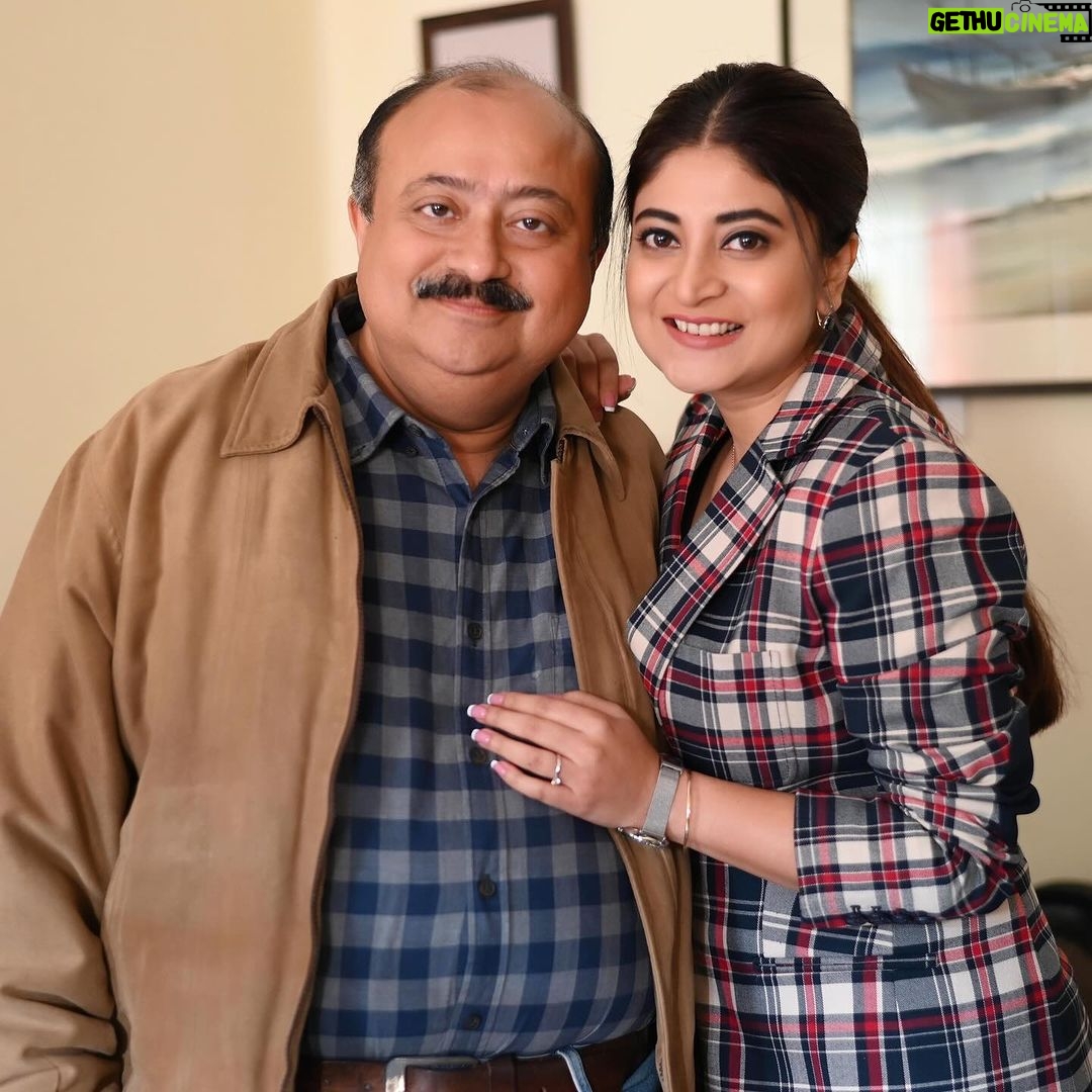 Sandipta Sen Instagram - 2024 - what a great start🧿 Amar 2nd feature film er shoot just shesh korlam. AAPISH(The office). Produced by @macneillfilms . It’s a story of two women..Very relatable story.Directed by @abhijitranaguha (Rana Da) and @sudeshna1958 di.Thanks a lot for givin 2024 - what a great start🧿 Amar 2nd feature film er shoot just shesh korlam. AAPISH(The office). It’s a story of two women.Directed by Abhijit Guha (Rana Da) and Sudeshna di.Thanks a lot for giving me this wonderful character JAYEETA SANYAL. Rana da r Sudeshna dir shonge amar 2nd kaj eta.. ki j bhalo lagey tomader shonge kaj korte..ki smoothly kaj hoy.. with such a warmth. FINALLY akshonge kaj korlam with such a brilliant actor @sudipachakraborty di (tumpa di). Khubi excited chilam tomar shonge kaj korbo bole.. khub khub bhalo laglo, koto kichu shikhte parlam. Ei golpe amar husband hoeche another amazing actor kinjal. Hiralaal dekhar por thekei or shonge kaj korar iche chilo. Shotti ki bhalo obhinoy kore. Ei cinema te amar 3bochorer ak mishti puchke ache jake already khubi miss korchi. @hemamunshi dir shongeo koto bochor por kaj holo.. darun manush.Hema di lekhata kintu bondho korona.. Thanks to the whole team🙏🏻 khubi bhalo laglo ei project ta kore tomader shobar shonge. #bengalimovie #aapish