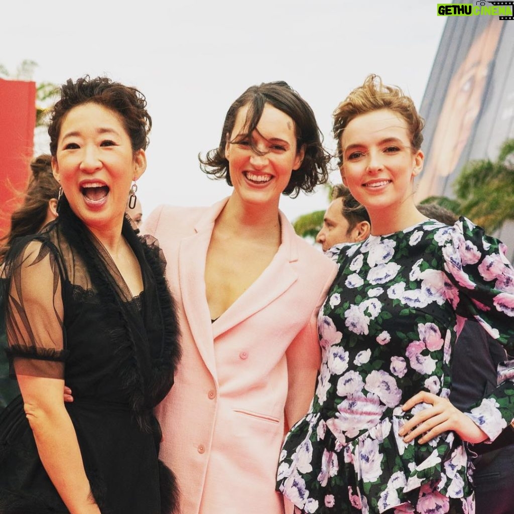 Sandra Oh Instagram - 🇬🇧 Hope you enjoyed #killingeve @bbcone. On every sat also on @bbcthree on iPlayer right now!