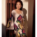 Sandra Oh Instagram - My fantasy “In the Mood for Love”meets “Crazy Rich Asians”moment Thank You @ellecanada & team Link on bio editor-in-chief: @vanessacraft photographer: @gregswalesart creative director/stylist: @anniehorth art director: @jedtallo stylist: @patrickvimbor makeup: @karayoshimotobua hair: @jennychohair nails: @christinaviles editorial producer: @estelleg_