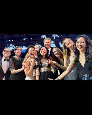 Sandra Oh Instagram - Congratulations Quiz Lady Team! This movie is so dear to my ❤️if you haven’t seen hope you enjoy! @quizladymovie @awkwafina @jen_dangelo @hulu thank you #jessicayu #mrlinguini
