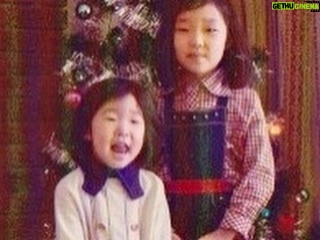 Sandra Oh Instagram - Thanks to all the Sisters and Brothers out there. The Origins of Jenny #quizlady @quizladymovie @hulu ❤️👨🏻‍🔬❤️👩🏻‍⚖️ enjoy the #siblinglove Giving Thanks today and 🙏 for peace ❤️