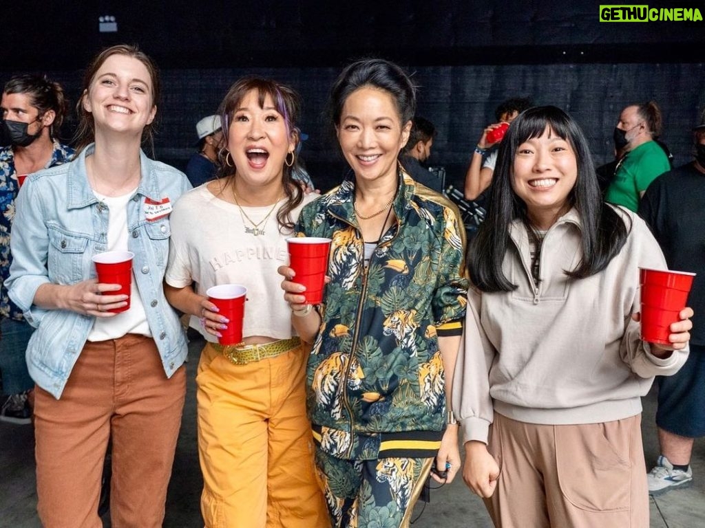 Sandra Oh Instagram - To the #quizlady dream team, Thank you 💜 Thank you to @awkwafina for Always making me laugh #quizladymovie @hulu ‘Tis the season to hug your sister 💙