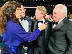 Sandra Oh Instagram - ❤️ @shondarhimes and Chandra Wilson, ❤️ @squidgamenetflix , ❤️ me some @nbcsnl Women, ❤️great actors Michael Stuhlbarg and Steve Zahn, It looks like  I’m admonishing Lorne Michaels, but really I’m pointing out his @orderofcanada Martin Short has one too. Me next! ❤️ 🇨🇦
