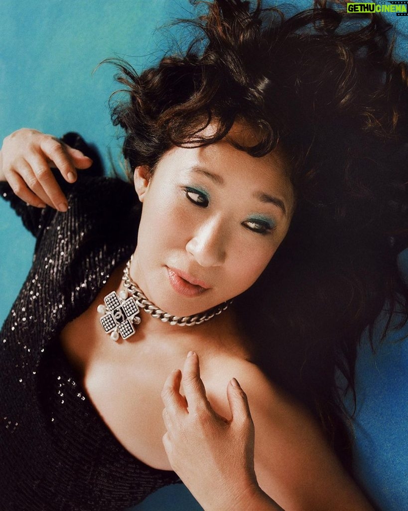 Sandra Oh Instagram - Thank you @smagazineofficial.  This Spring 2022 issue will be on newsstands March 29th.  Photography by @leeorwild Styling by @petraflannery Makeup by @jostrettell Hair by @jennychohair Nails by @nailsbyshige Yay Canada 🇨🇦