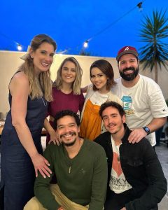 Sandy Instagram - Que dia!!! (Faltou uma galera e ficamos com mais saudade… Mas valeu muuuuito!!) Muito amor pra sempre!! 💜