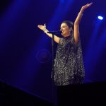 Sandy Instagram - Tem noites em que a gente arrepia de emoção, de alegria e muito amor! 💜Saibam que voltei pra casa transbordando, gente linda de POA... Vcs são incríveis! Muuuito obrigada! ✨ #TurnêSandy2024 🎥 @sisdiz