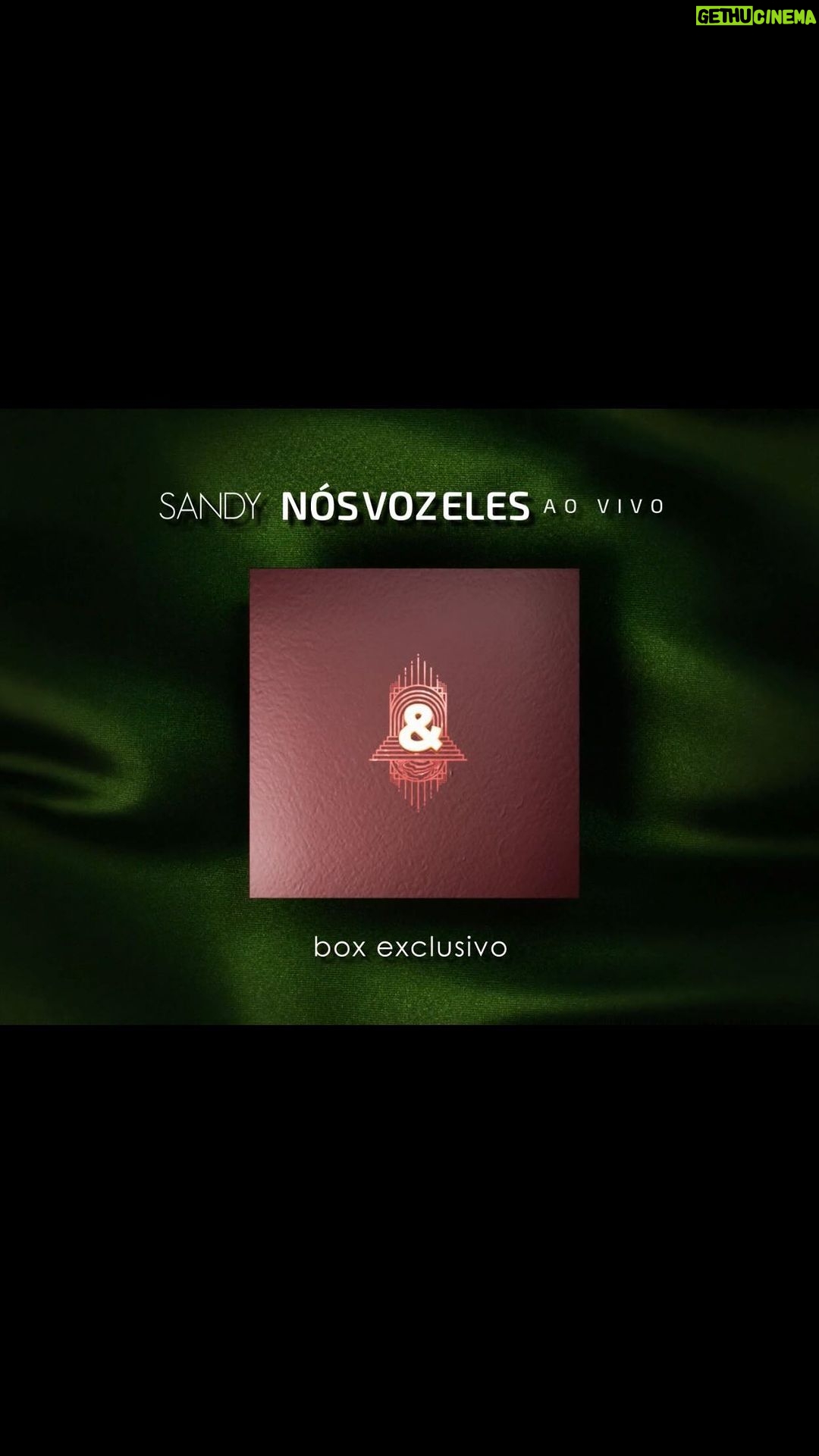 Sandy Instagram - Sextou com novidade! 💜 E, finalmente, vem aí… Cadê os fãs que pediram a versão física do “Nós, Voz, Eles - Ao Vivo”? Pré-venda a partir de amanhã, dia 27. Eu ameeeei esta box!! Quero de presente, hein, @umusicstorebrasil?! ☺️🎈#BoxNVE