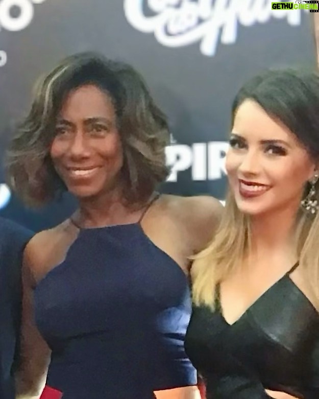 Sandy Instagram - Tô muito triste com essa notícia… Glória foi uma inspiração… Aprendi tanto com ela… 💔 Mulher gigante e imortal. Descanse em paz, Glória. Que Deus conforte o coração dos familiares e amigos.
