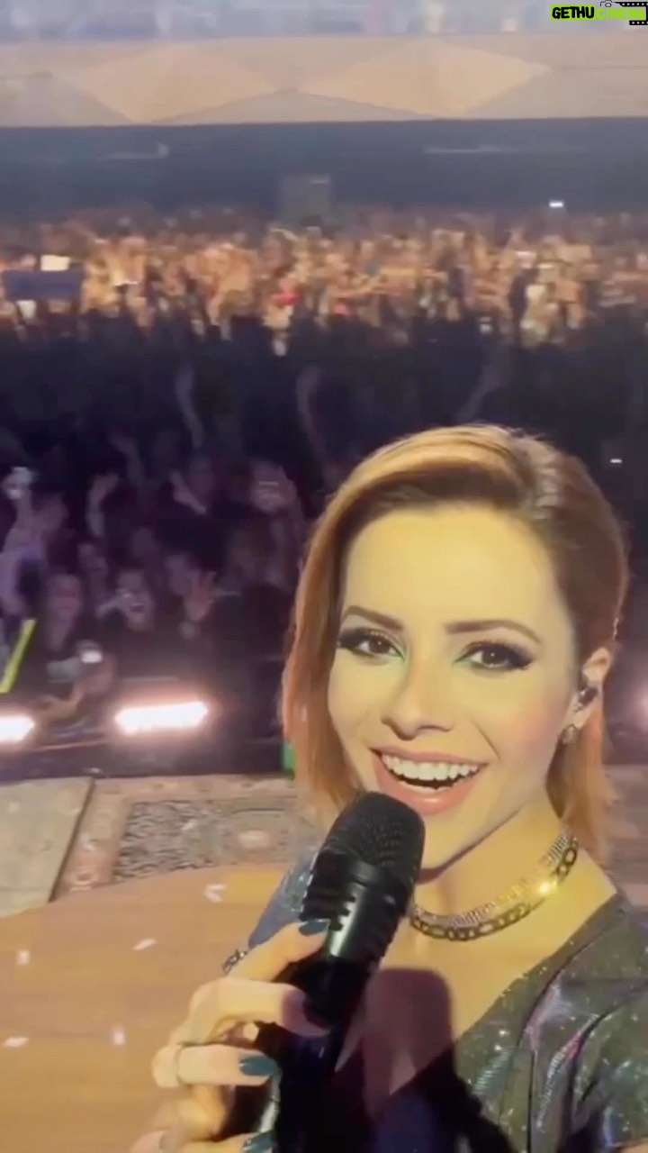 Sandy Instagram - É com clima de retrospectiva que agradeço por mais um ano ao lado de todos vcs! Obrigada, pessoal!! ♥️ Valeu, 2022! Me Espeeeeeeeera, 2023, tô quase aí!! 🥂✨