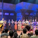 Sandy Instagram - #tbt do último sábado, quando fui ver, pela terceira vez, o @once_omusical. E ainda na melhor companhia… Preciso dizer, mais uma vez, q tô morreeendo de orgulho de vc, meu @lucas.lima. E que sou fã da @brunaguerin! E que tô encantada com o talento e a entrega de todos do elenco e equipe. Parabéns, gente linda! Amei dividir essa minha admiração com essas três mulheres maravilhosas, q eu amo taaanto. 💜 Pra quem ainda não viu, vale muito a pena. Mas corre, q só fica em cartaz até dia 21/05. 👊🏻💜👏🏻 Teatro Villa Lobos