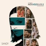 Sandy Instagram - Tá aqui a capa do #NVE2, que agora tá completo! 💜 Um projeto que, como bem diz o nome, é NOSSO, e do qual me orgulho demais. Dá trabalho? Muuuuito! E, talvez, você nem tenha noção do quanto! rs… Mas, quando ele fica pronto e chega até você, a sensação de realização é imensa!! Principalmente, pq ele é planejado e produzido com muito carinho, me preenche artisticamente, sai do jeito que eu acredito e me permite uma troca muito, muito rica com colegas de profissão que admiro tanto! Agradeço imensamente aos meus ilustres convidados @wanessa, @agnesnunes, @outroeu, @vitorkley, @amarofreitaspiano, @ludmilla, por toparem estar comigo e por toda dedicação e entrega; ao meu parceiro de vida e profissão @lucas.lima, por TUDO (ele bem sabe o que é esse “TUDO”), ao meu querido amigo e diretor @douglas_aguillar e equipe linda da @gogacine, aos compositores, músicos, técnicos, todos maravilhosos, ao meu time geral (TIME mesmo), a toda galera da @umusicbrasil que me apoia tanto e todos que, de alguma forma, são o “Nós, Voz, Eles” e o fazem acontecer. MUITO obrigada por taaaaanto!! Agora espero vcs nas plataformas de música e nos shows dessa turnê! Vem comigo? 🙌🏻🎈