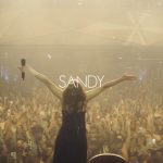 Sandy Instagram - Muuuuuuito obrigada, Rio de Janeiro!!! 💜Que noite, QUE NOITE!! 🙌🏻 Eu tava morrendo de saudade… Hoje tem mais, quem vem? #NVETurnê2022