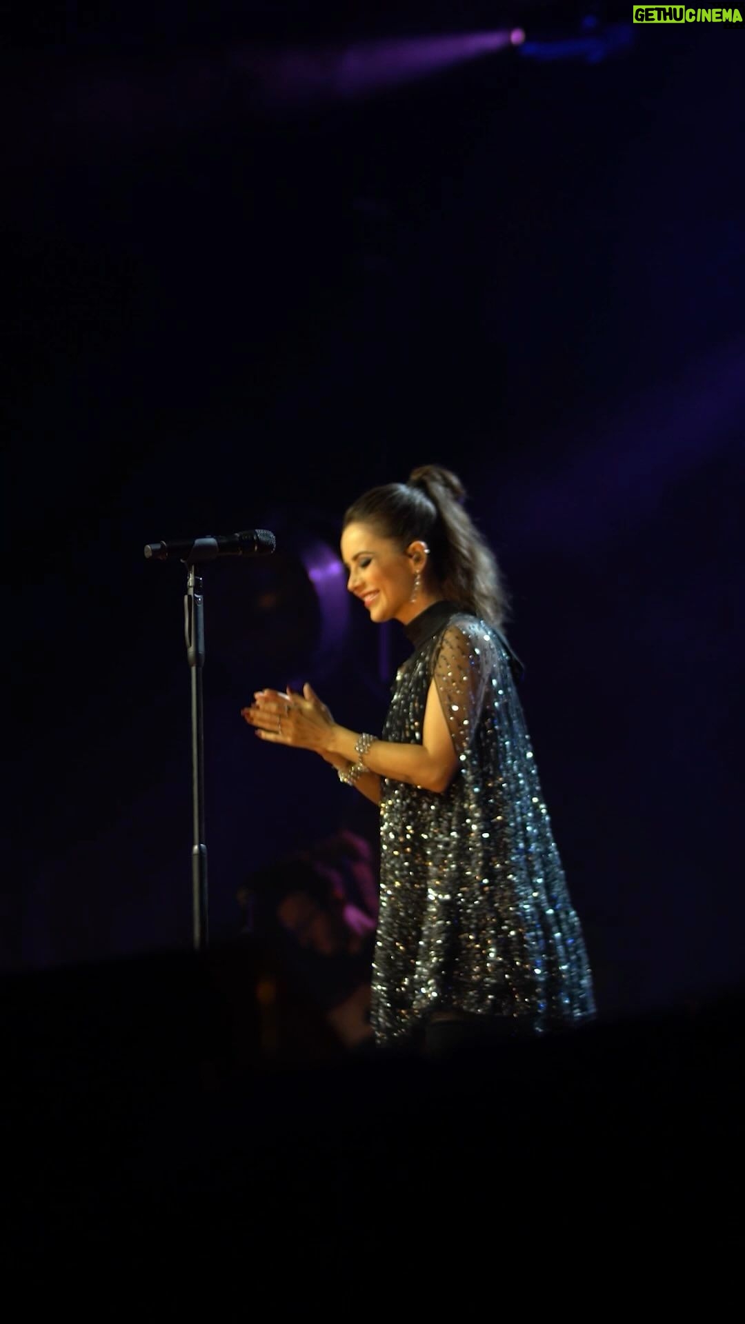 Sandy Instagram - Como é bom voltar aos palcos! Tava morrendo de saudade de cantar ao vivo pra vocês, com vocês… e me sentir tão abraçada. Que reestreia, São Carlos!! Muito obrigada por tanto amor. 💜 Porto Alegre, sexta-feira tô por aí, hein? #TurnêSandy2024 🎥 @sisdiz