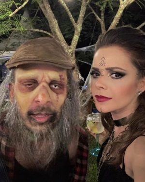 Sandy Instagram - Bú!!! De ontem… 🎃🧟‍♀️👻
(A galera leva a sério! Hahahaha… amei!)