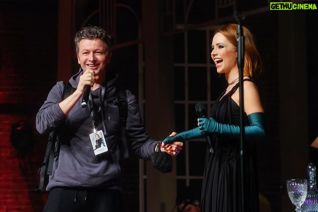 Sandy Instagram - Ah, São Paulo, quanto amor recebi ontem de vcs… Eu tava morrendo de saudade!! Aff, quanta emoção… Muuuuito obrigada por tanto… 💜 @wanessa, linda, e @lucas.lima, meu amor, amei demais dividir o palco com vcs, foi especial. Obrigada família, amigos, fãs, equipe e todos os envolvidos por estarem comigo neste (re)começo! #TurnêNósVozEles2022 📸 @wirso e @agenciabrazilnews