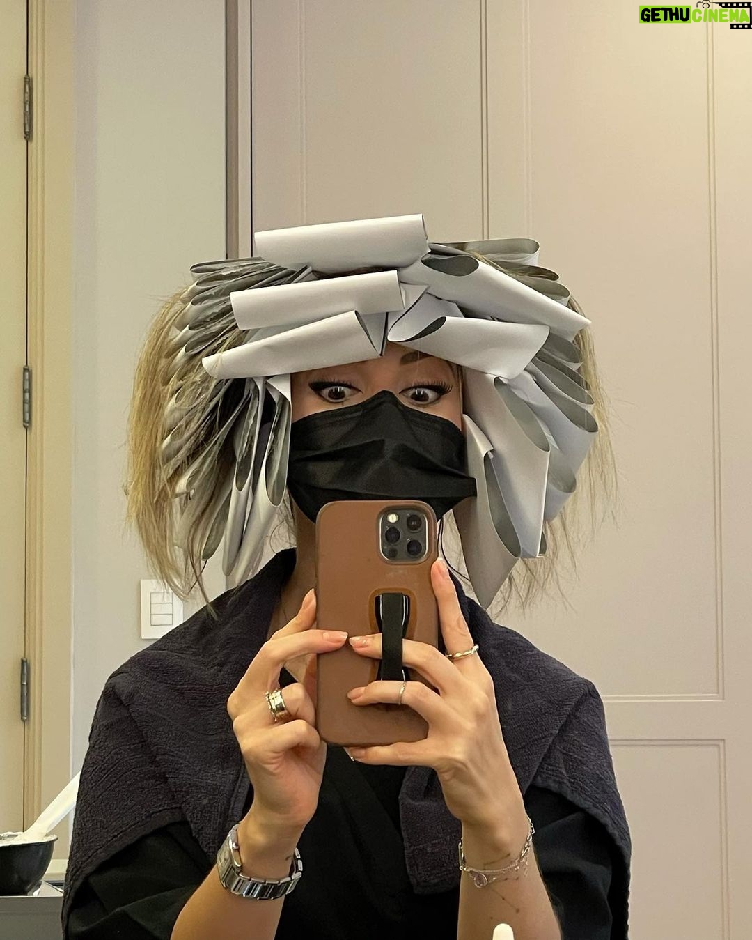 Sandy - 213.5K Likes - Pra tirar uma onda de Afrodite, primeiro tem que ser Medusa. 😜
Retoque nas luzes e corte: ✔️