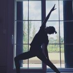 Sandy Instagram - O feminino que existe em mim saúda o feminino que existe em você. Que ele esteja sempre vivo e nutrido. Feliz Dia Internacional da Mulher. 🌷🍃