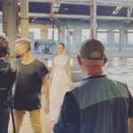 Sandy Instagram - #tbt especial de hoje é do dia da filmagem de “Universo Reduzido”. Que dia bom, que equipe linda. E o resultado então… me deixou flutuando! Pra quem não viu e quer ver, tem o link na bio. 💜