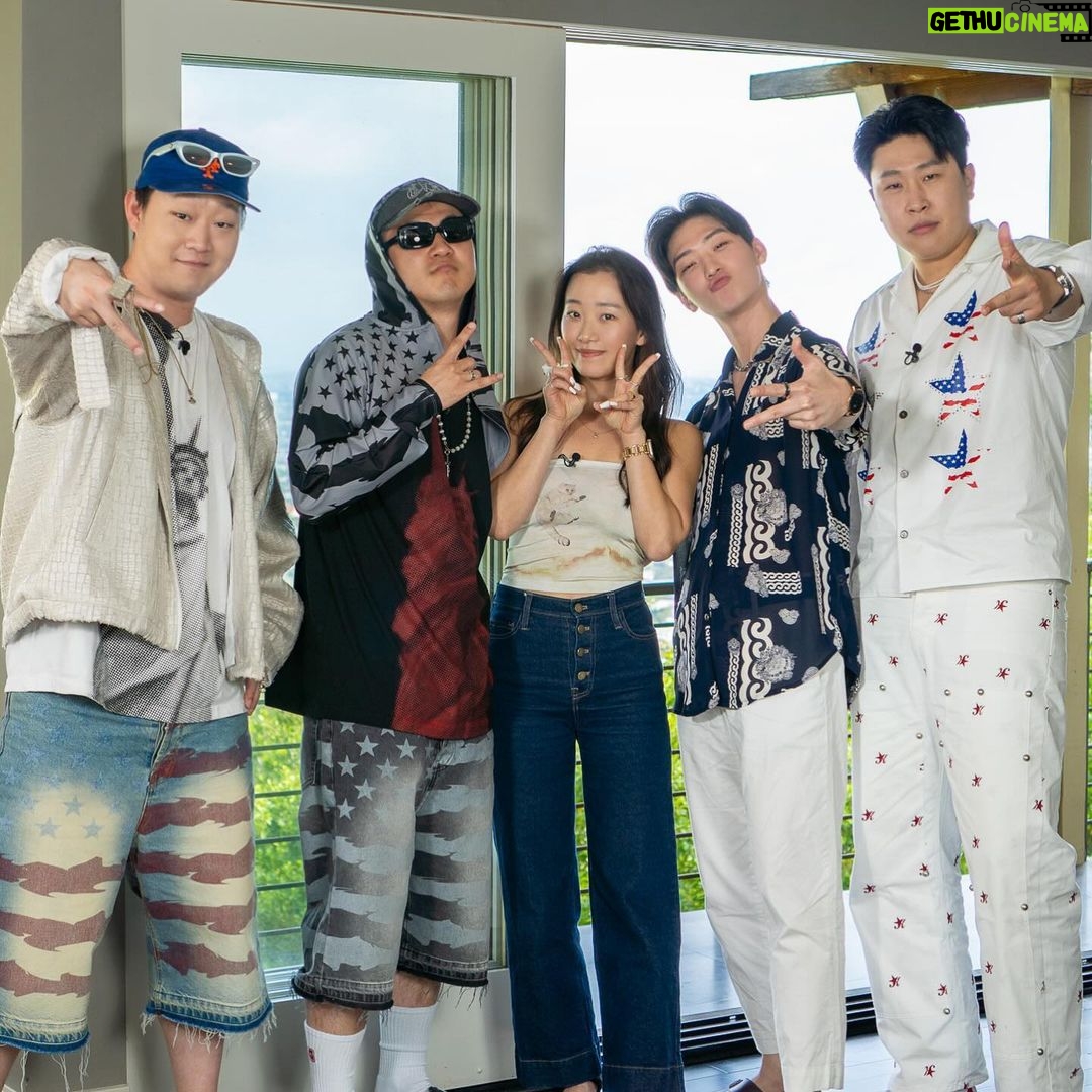 Sang Heon Lee Instagram - Belated post on one of the funnest shows ever. Legend has it sheโs still whipping her hair back and forth to this day. I love these guys sm!!! ๐@psickuniv Check them out on YouTube! shoutout @dumbfoundead for connecting us โบ๏ธ๐ซถ๐ป ์ ๋ง ์ธ์ ค์ผ ์ฝ๋ฏน ์ธํฐ๋ทฐ ์ถฉ๊ฒฉํ๊ฒฉ ๊ทธ๋ฅ ์๋ค๊ฐ ์๊ฐ ํ
์ง๋๊ฐ๋ โฆ ๋ฒ์จ ์๋
์ฌ๋ฆ์ด๊ตฌ๋ ๐ฅนโค๏ธ ํผ์ํธ ๋๋ฌด ์ข์!!!!!