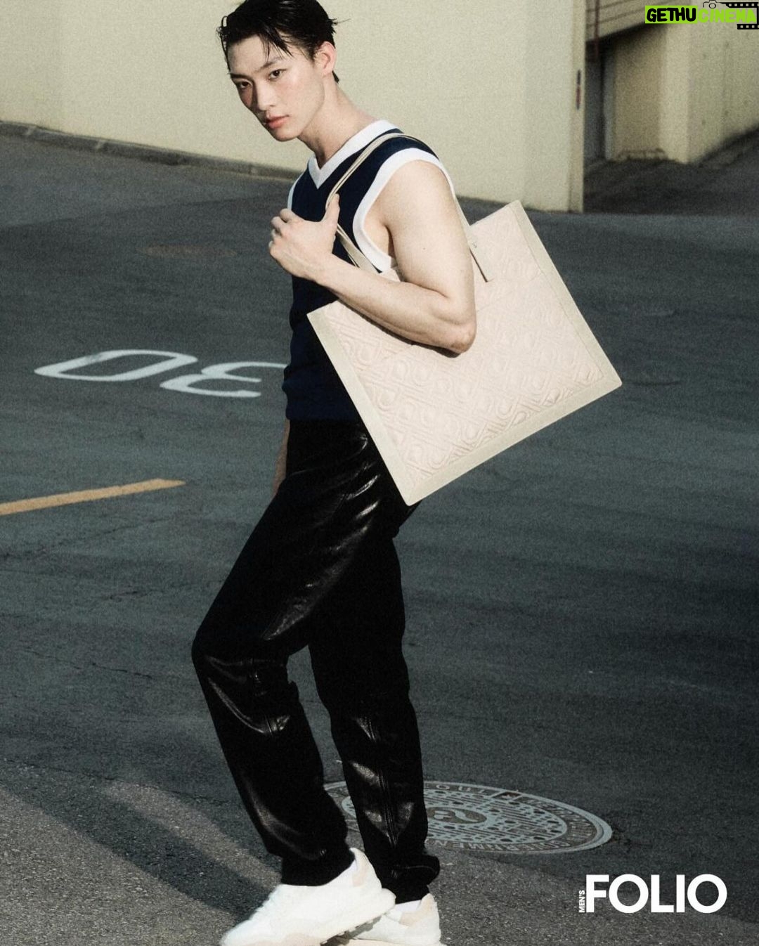 Sang Heon Lee Instagram - @mensfolio Creative Director @izwanabdllh Photography @taylor_in_wonderland_ Creative Direction & Production @danieldeyi Styling @manfred__lu Interview @charmtws Grooming & Hair @juju_chuuu Videography @kimkkam_ Visual direction @aeae_94 Photography Assistant @nivgnus Accessories @pedroshoes_official Seoul, Korea