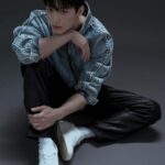 Sang Heon Lee Instagram - @mensfolio Creative Director @izwanabdllh Photography @taylor_in_wonderland_ Creative Direction & Production @danieldeyi Styling @manfred__lu Interview @charmtws Grooming & Hair @juju_chuuu Videography @kimkkam_ Visual direction @aeae_94 Photography Assistant @nivgnus Accessories @pedroshoes_official Seoul, Korea