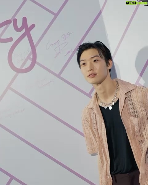 Sang Heon Lee Instagram - Cool beats, bites and vibes @moxybangkok #AtTheMoxy #MoxyHotels 🇹🇭❤️🔥 MOXY