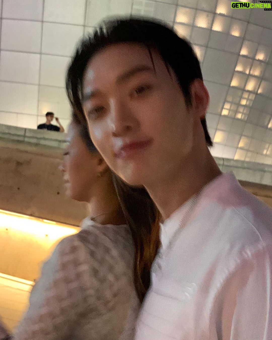 Sang Heon Lee Instagram - was busy last week with inspiring art 🎨🖼️ @friezeofficial @kiaf_official Special thanks to the people who made this happen: @kimsoohyo @kimyeonzin @sunny.oh COEX Convention & Exhibition Center