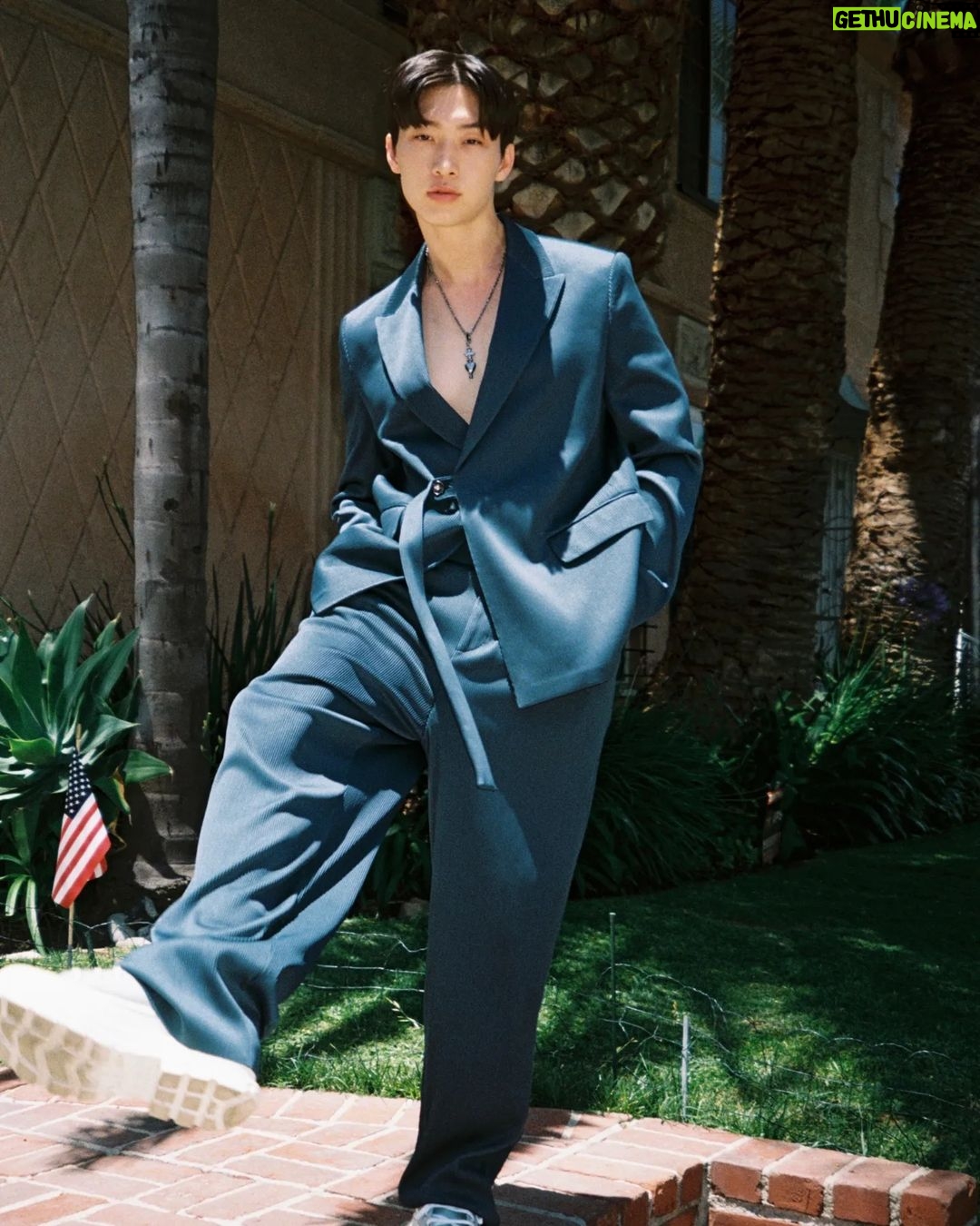 Sang Heon Lee Instagram - Sang Heon Lee (21 de mayo de 1996, Seoul, Corea del Sur) fue portada del mes de agosto que acaba de terminar y fuimos muy felices al tenerle como nuestra cover story. . . “Mi objetivo era convertirme en actor antes de cumplir 30 años. Estoy tres años por delante de mi meta” . LINK IN BIO . TEAM Talent: Sang Heon Lee @sangheonleesh Photographer: Corey Myers @cmyers1105 Stylist: Chance Davis @godschance Makeup and hair: Rachael Angell @angellhair Photo assistant: Scot Cain @scotwadecain Stylist assistant: Renee Old @renee.old Lettering: Andrea Bonmati @abon_martinez Editor in Chief: Pablo Aragón @pabloaragon . . #coverstory #cover #folie #art #arte #heart #sangheonlee #granturismo #xokitty #graphicdesign #illustration #illustrator #love #maleempowerment #shooting #activist #activism #photoshoot #editorial #fashion #photography #pic #photo #pics Los Angeles, California.