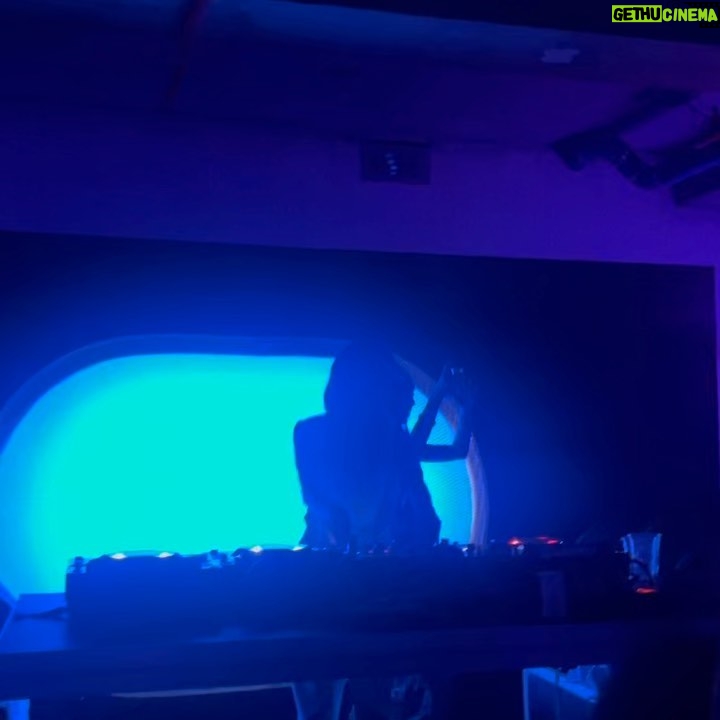 Sang Heon Lee Instagram - Sharing my music taste @lauvsongs @howmini @l_like._ @co_kr @didi_han_ @fallens Seoul, Korea