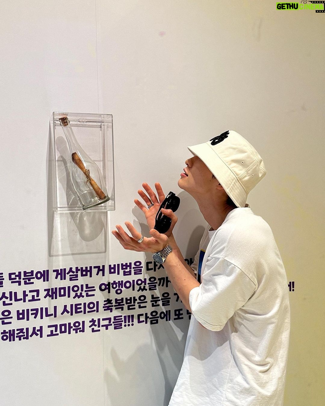 Sang Heon Lee Instagram - Who lives in a pineapple under the sea? 네모 네모 스폰지밥🧽👀👔🐠🐙 용산 아이파크몰