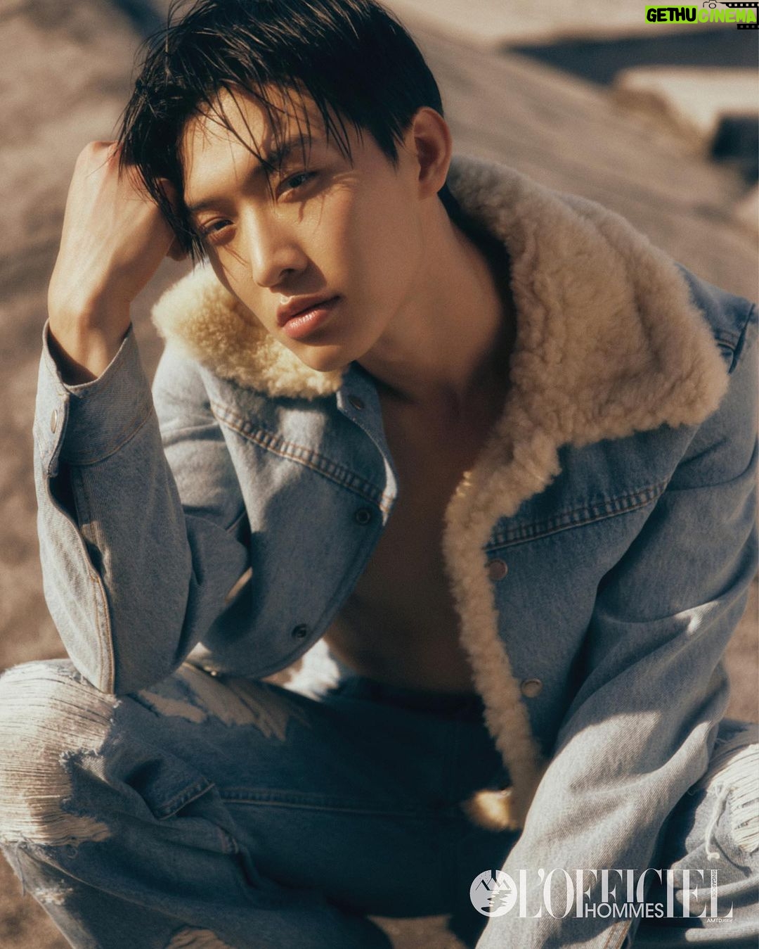 Sang Heon Lee Instagram - Rising star @sangheonleesh turns up the heat as he fronts the cover of L’OFFICIEL HOMMES Singapore August issue! 🔥 You may know him from the hit @netflixsg show @xokittynetflix, but the South Korean actor is reaching new heights as not only is he set to reprise his breakout role as Min Ho in the show, he will be in the upcoming @granturismomovie. 🏎️ #SangHeonLee #LeeSangHeon #SangHeonLeeSH #이상헌 #XOKitty #Minho #ToAllTheBoys #GranTurismoMovie - Editor-in-Chief @1anlee Photography @jeremychohphoto / @seemanagement Styling @benjaminholtrop / @thewallgroup Grooming @sonialeeartistry for Exclusive Artists using Balmain Hair Couture Photography assistants Chir Yan Lim Videography @brannon_gee / @agency_cm On-set production Kenny Wan