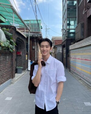 Sang Heon Lee Instagram - Final day for Seoul fashion week with @liesangbong @liecollection_ @chungchunglie @seoulfashionweek_official @monami_official 

#seoulfashionweek #liecollection #liesangbong #lie #서울패션위크 #이상봉 #이청청 #라이컬렉션