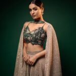 Saniya Iyappan Instagram - Chura liya hai tumne jo dil ko✨ Photography : @yaami____ Styled by: @shantikrishna Outfit : @kalkifashion Mua&Hair: @rizwan_themakeupboy Jewellery : @meralda.jewels Location: @tinyturtle.media