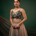 Saniya Iyappan Instagram – Chura liya hai tumne jo dil ko✨

Photography : @yaami____ 
Styled by: @shantikrishna 
Outfit : @kalkifashion 
Mua&Hair: @rizwan_themakeupboy 
Jewellery : @meralda.jewels 
Location: @tinyturtle.media