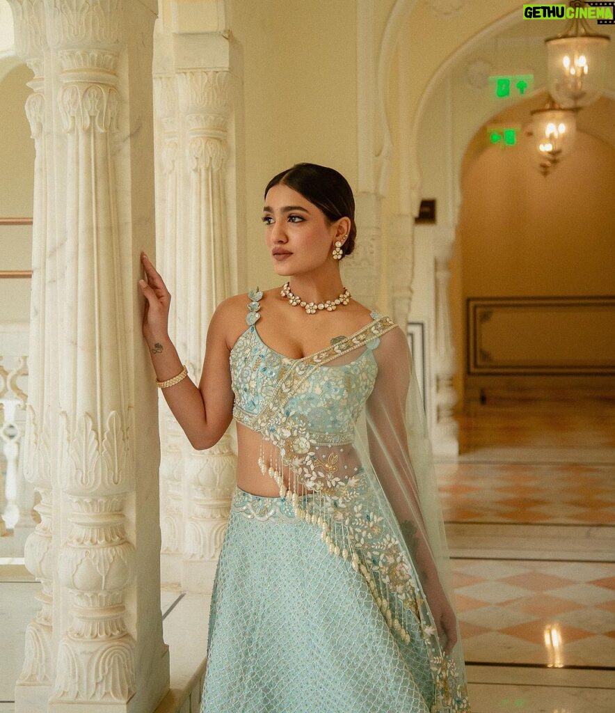 Saniya Iyappan Instagram - 🦢 Outfit : @thunnal Jewellery : @pureallure.in 📷 : @abhicolorsmanyu Jaipur, Rajasthan